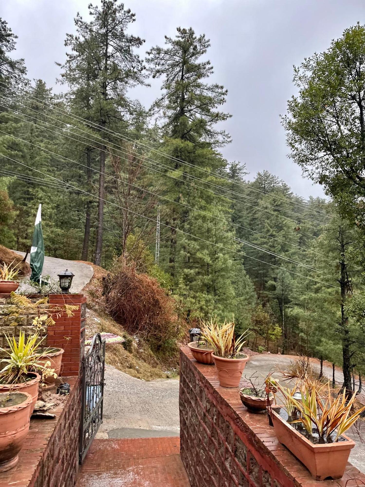 Sarah'S Lodge Murree Luaran gambar