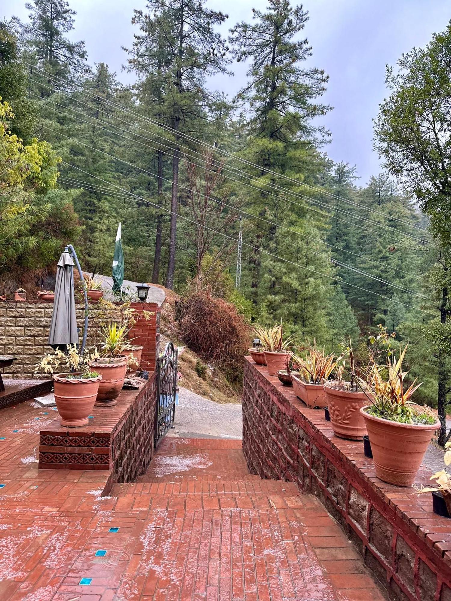 Sarah'S Lodge Murree Luaran gambar