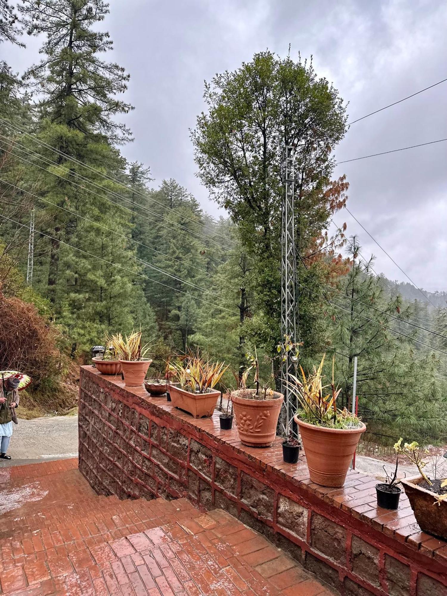 Sarah'S Lodge Murree Luaran gambar