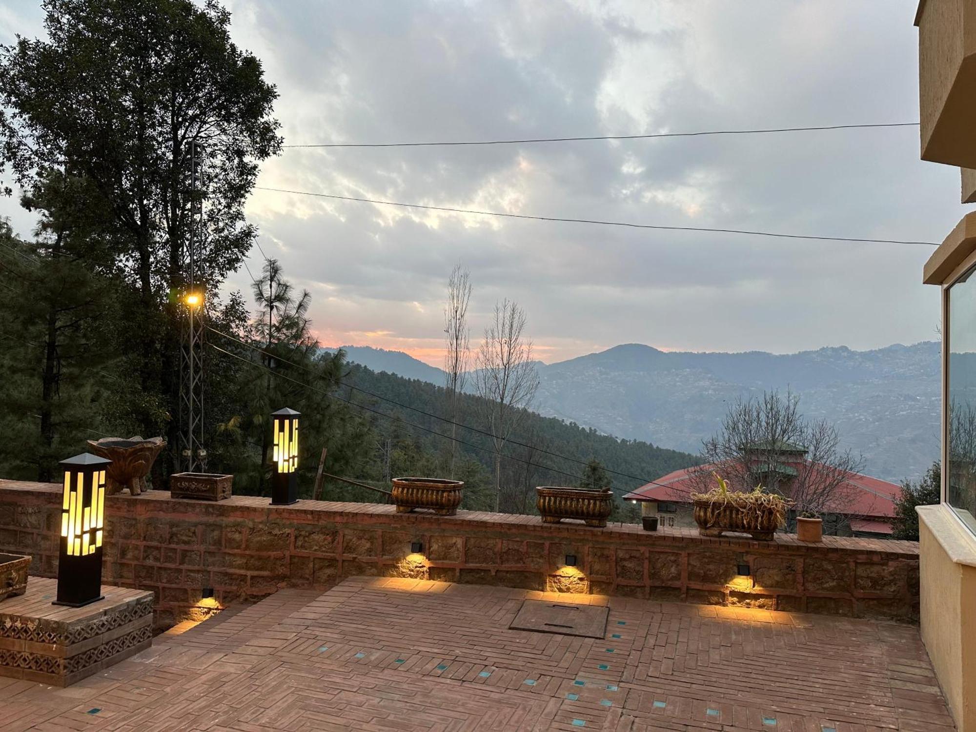 Sarah'S Lodge Murree Luaran gambar