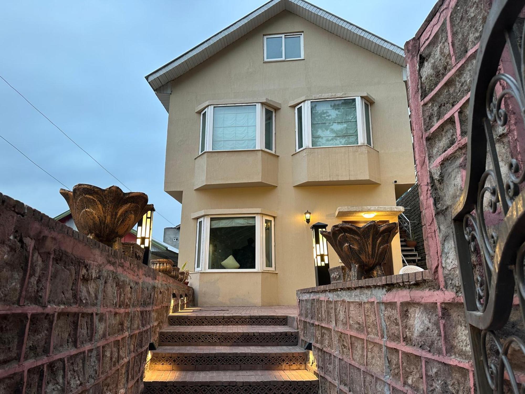 Sarah'S Lodge Murree Luaran gambar