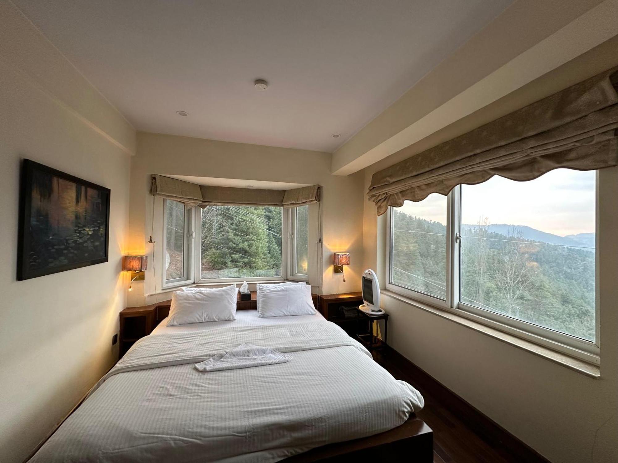 Sarah'S Lodge Murree Luaran gambar